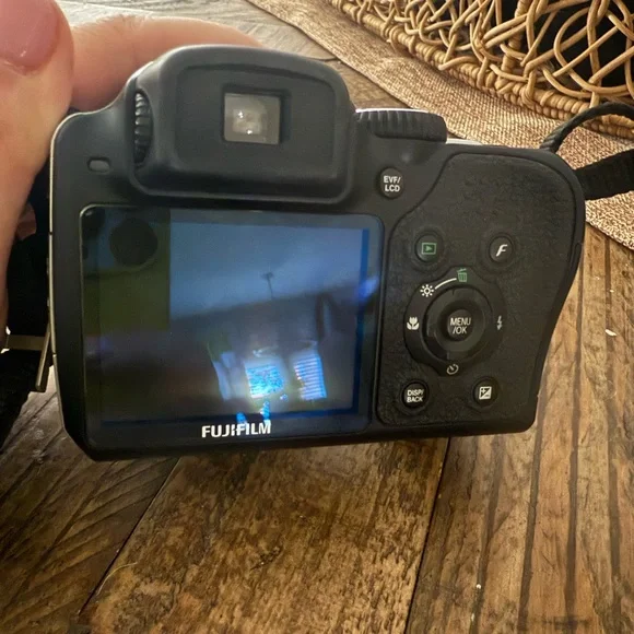 Fujifilm FinePix S Series S8000fd 8.0MP Digital Bridge Camera Untested - Picture 4 of 5